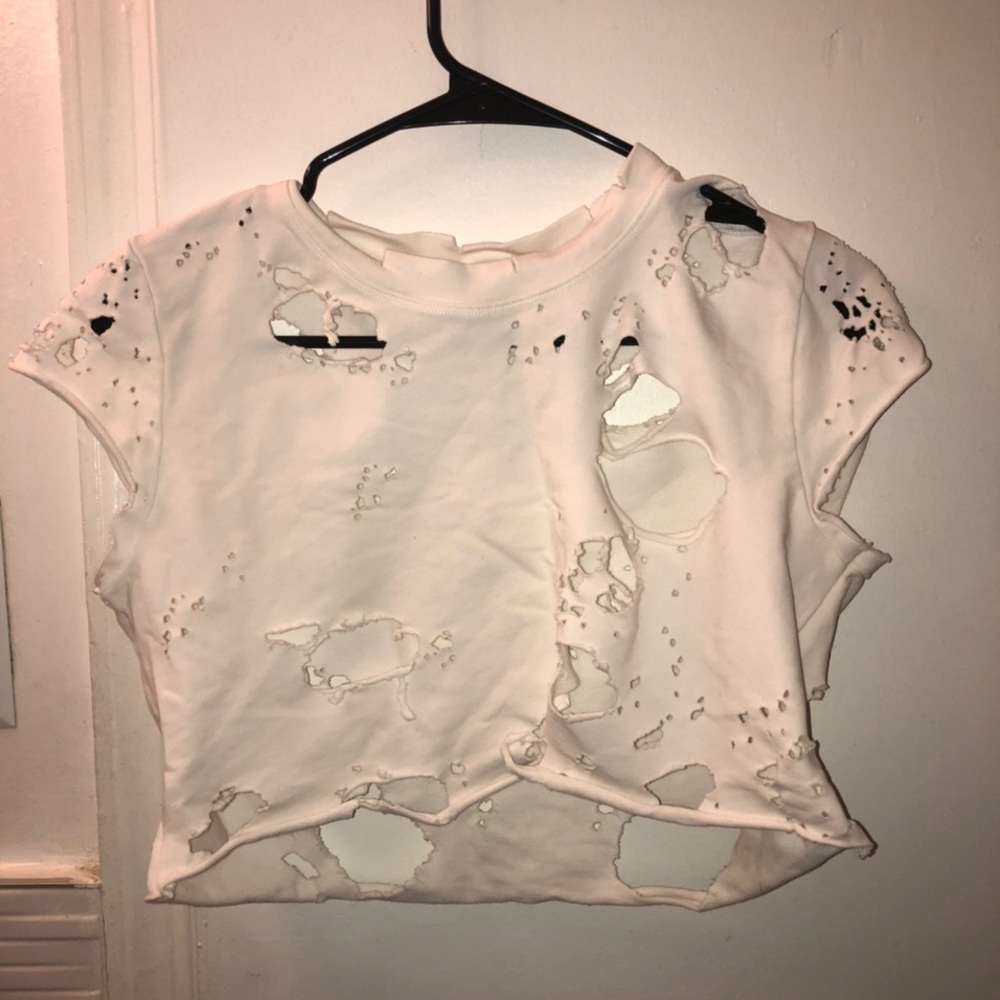 Distressed white crop top XS